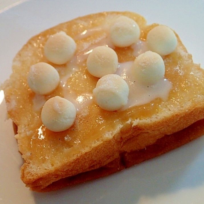 ピーナツクリームと卵ボーロのチーズデニッシュ